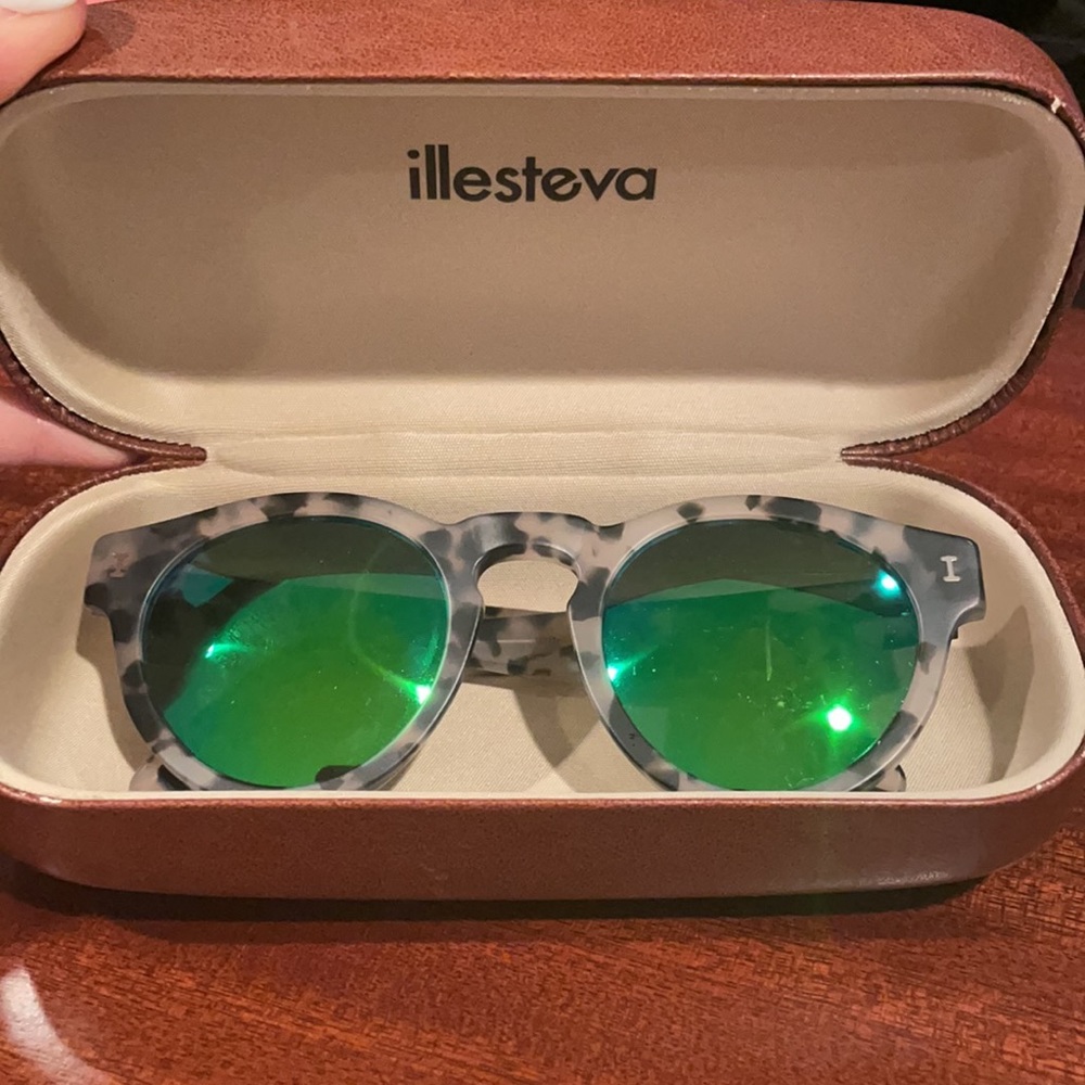 Illesteva Leonard Sunglasses and Case